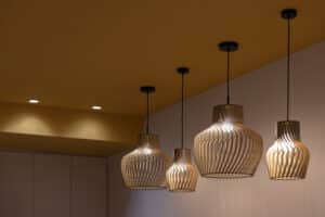 lampara de colgar en madera ROBLE